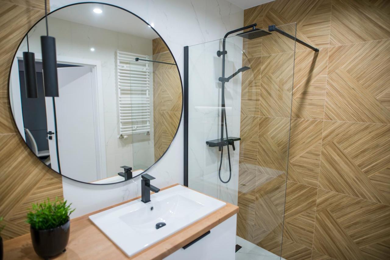 Nowoczesny Apartament Ludova Biskupiec  Exteriör bild